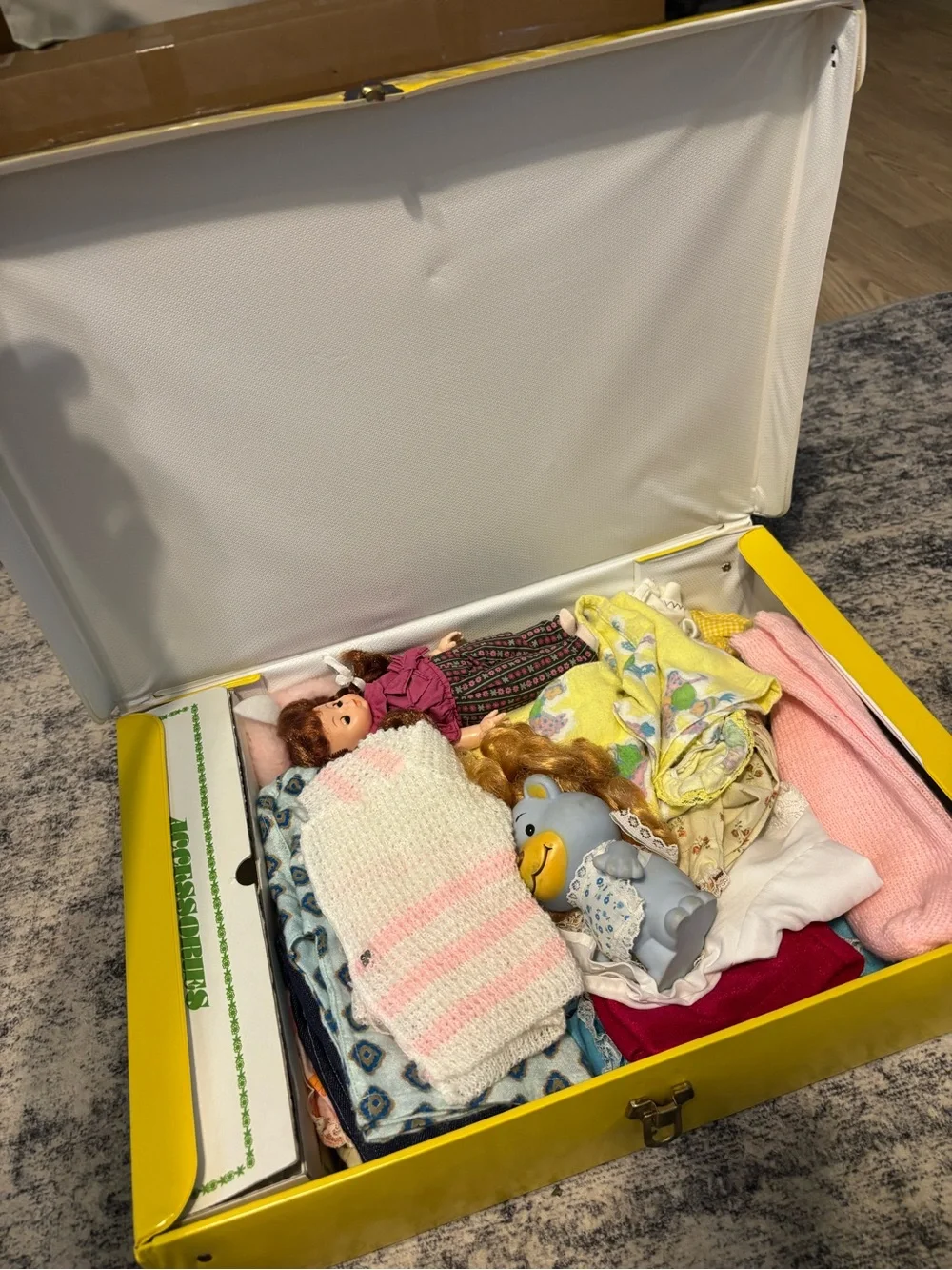 Vintage 80s Retro Baby Doll Outfit & Accessory Case Full of Accessories & Dolls